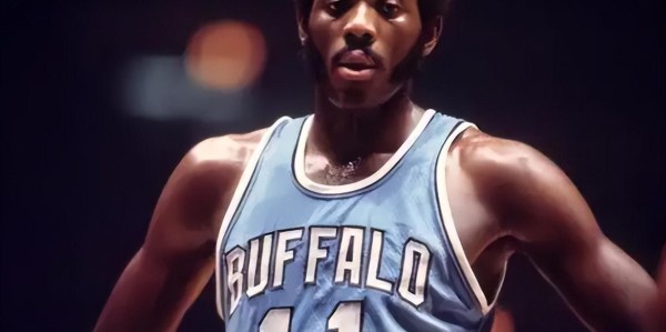 连续3年场均30+有多难？NBA仅8人做到，2人连续7年场均30+