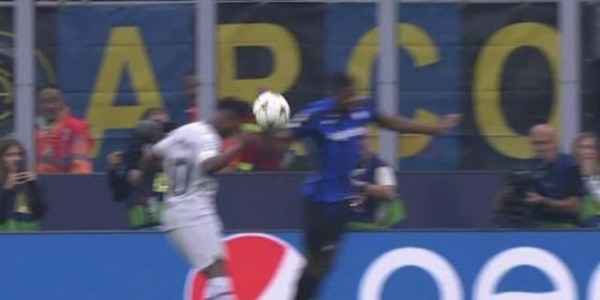 九游体育平台-法蒂手球不该连坐佩德里，裁判欠巴萨“两点一红”？