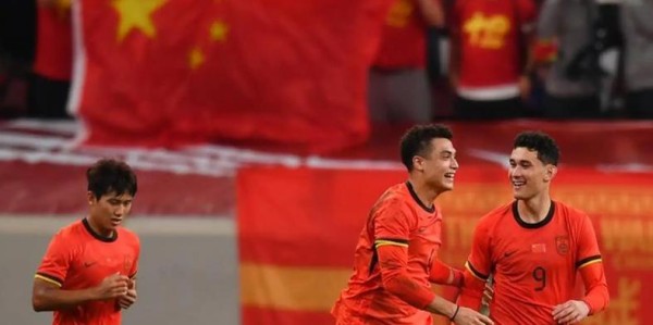 袋鼠灌海沟队14个 国足差点翻船，庸帅没低估对手 球迷高估他了